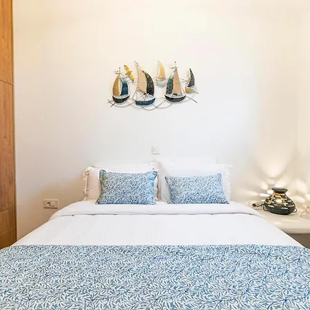 Salvatore Βίλα *